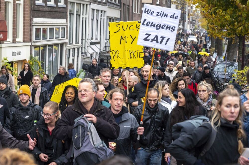 Demonstration against coronavirus measures in Breda  / EVERT ELZINGA