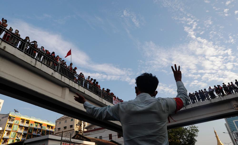 Thousands protest Myanmar coup in Yangon for a second day  / LYNN BO BO