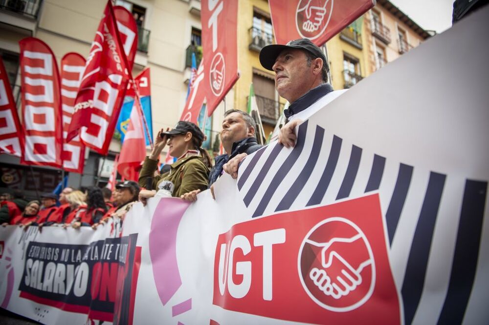 Movilización de CCOO y UGT para exigir a los empresarios que suban los salarios  / JUAN BARBOSA