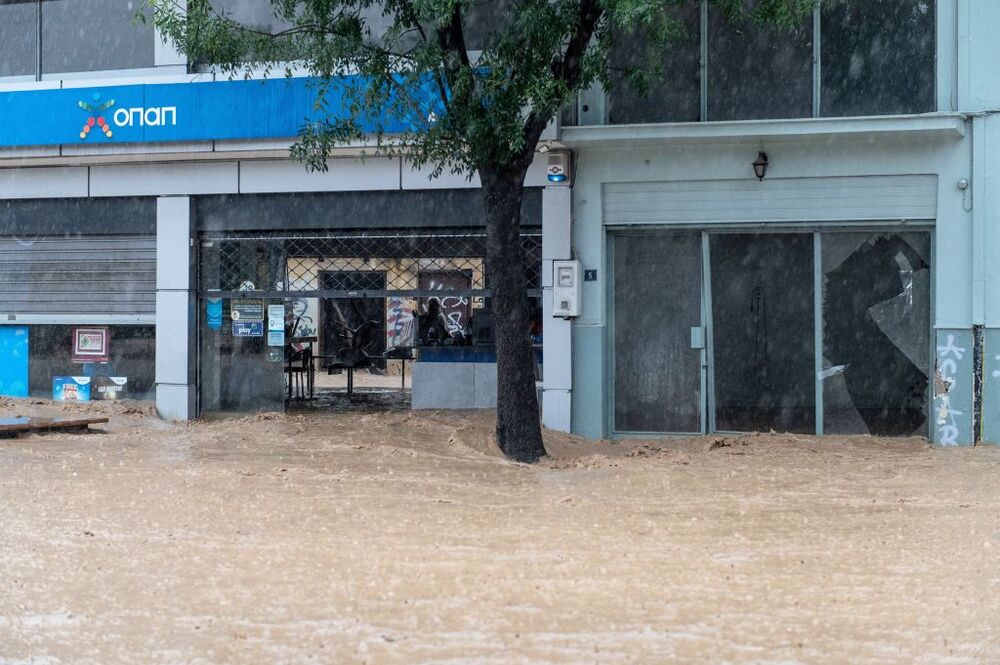 Extreme weather conditions in Volos  / HATZIPOLITIS NICOLAOS