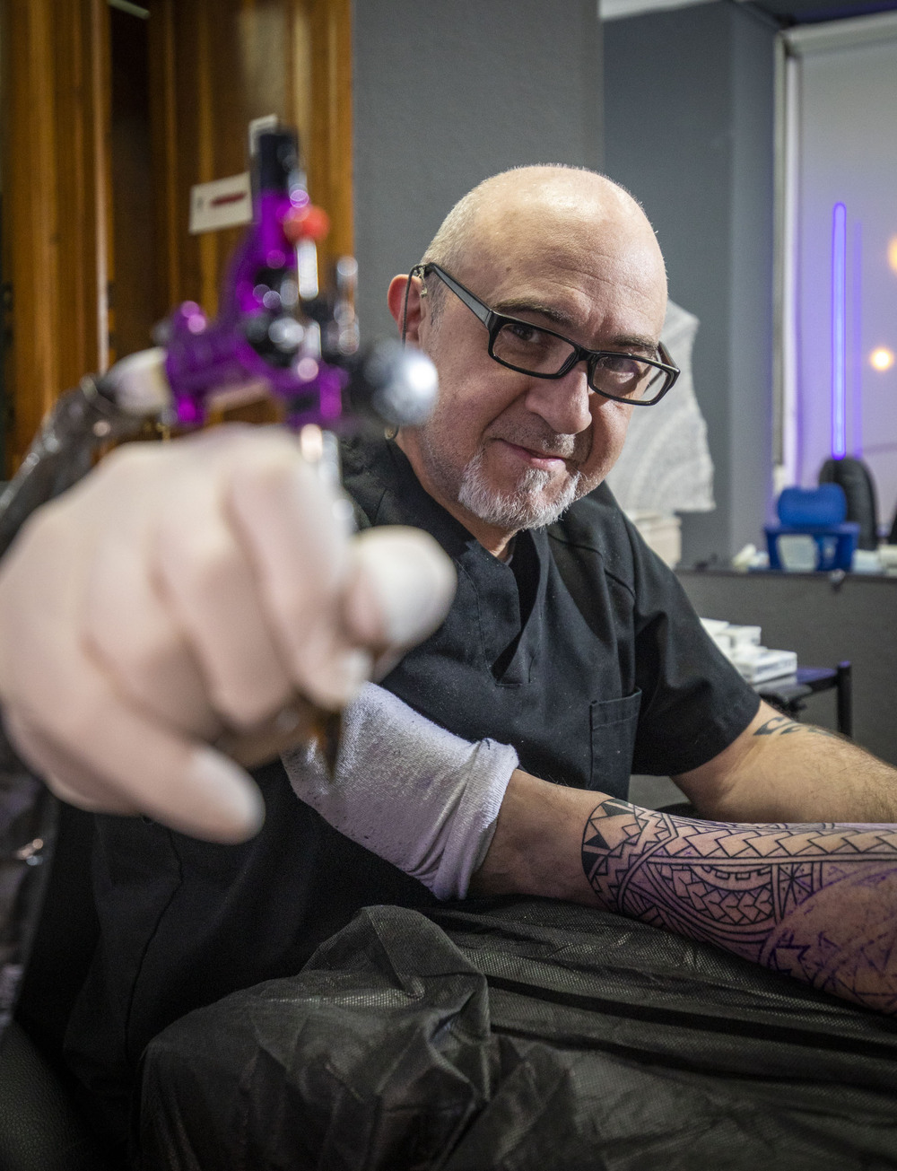 Javier Herrera está al frente del Estudio de Tatuajes en Logroño.