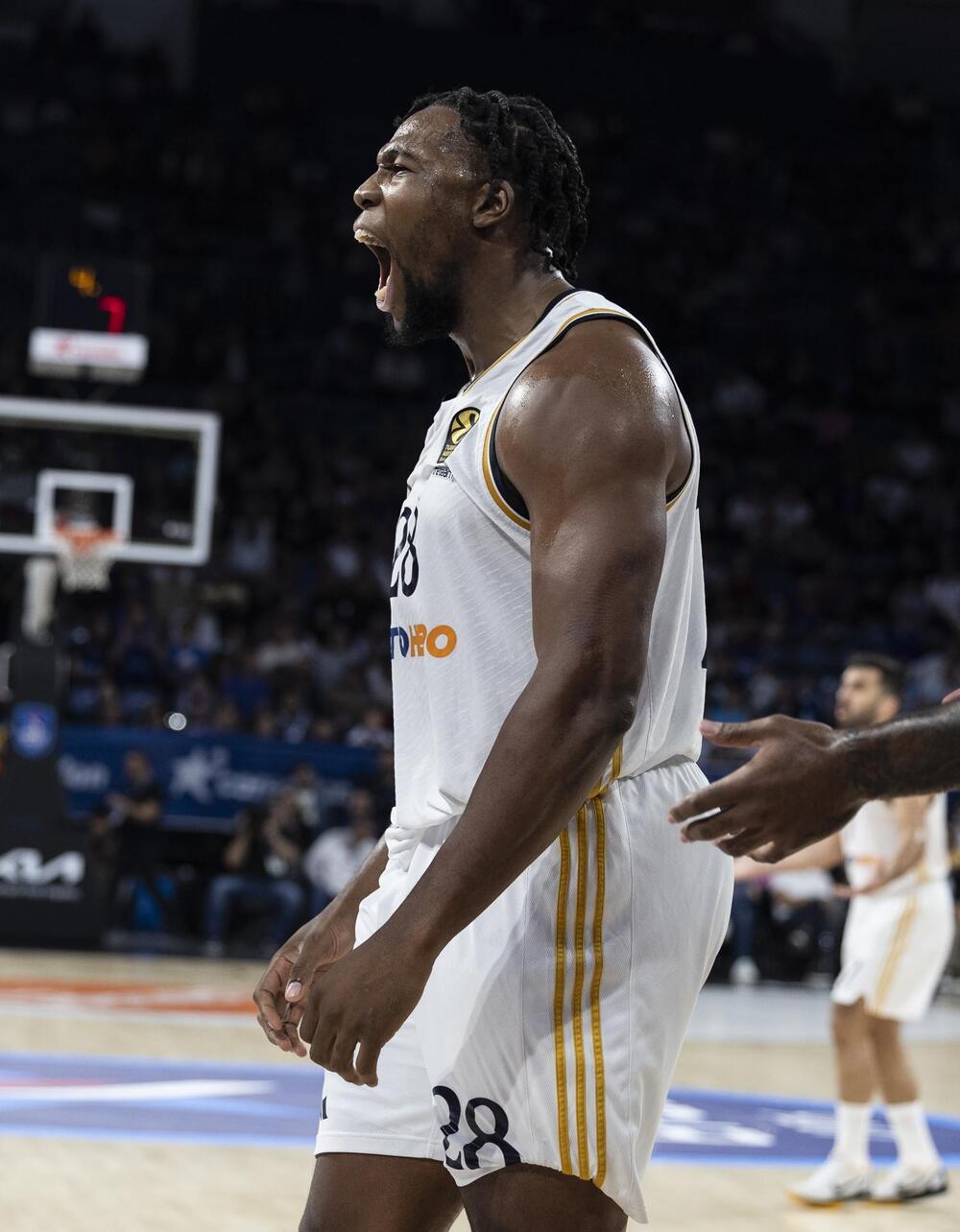 Yabusele lidera a un Real Madrid incansable 