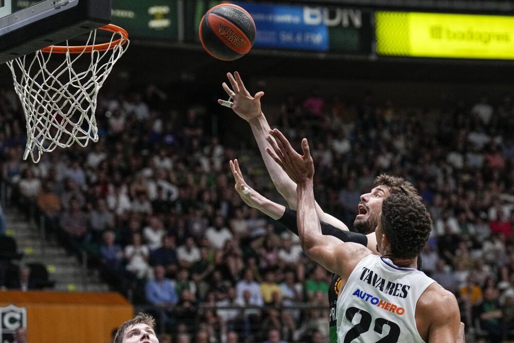 Semifinal. Joven tut Badalona - Real Madrid  / ALEJANDRO GARCÍA