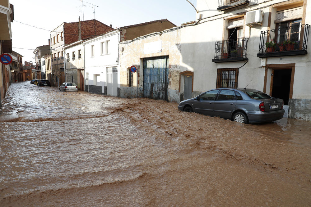 Inundaciones en Rincón de Soto (La Rioja) la tarde del viernes 7 de julio de 2023  / JAVIER BELVER (AGENCIA EFE)