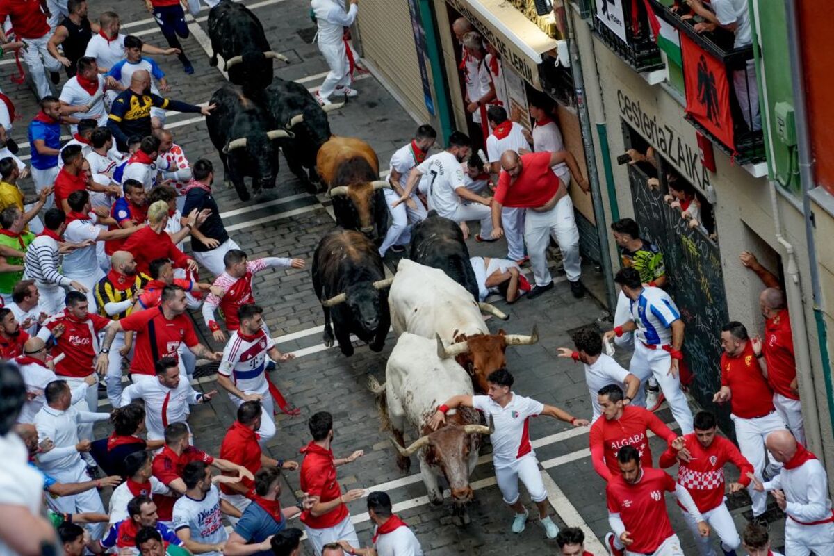 Cuarto encierro de los Sanfermines  / AINHOA TEJERINA