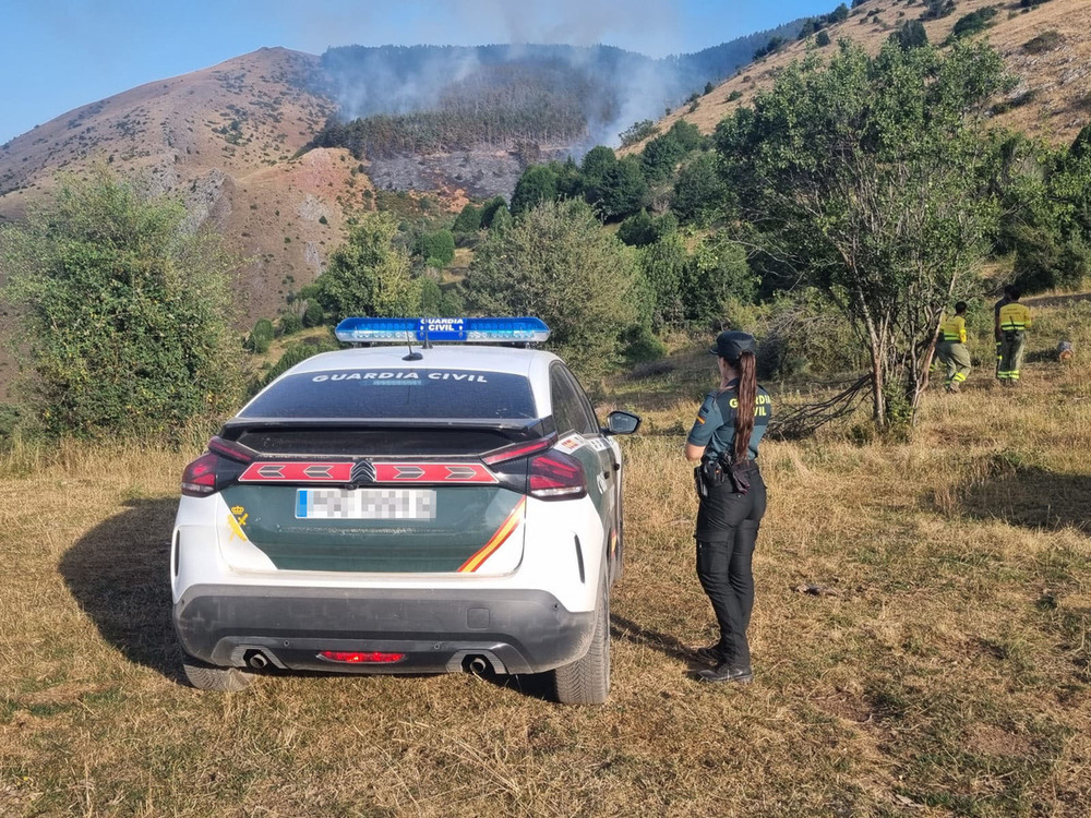 Efectivos de la Guardia Civil desplazados a la zona.