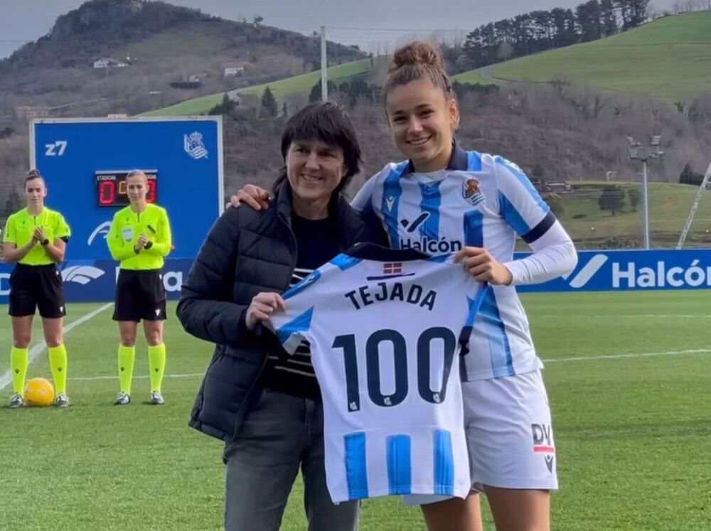 Ana Tejada, el pasado 11 de febrero al cumplir 100 partidos con la Real Sociedad.