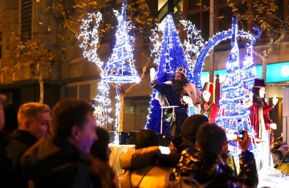 Imagen de la cabalgata de Reyes de Logroño  / ÓSCAR SOLORZANO