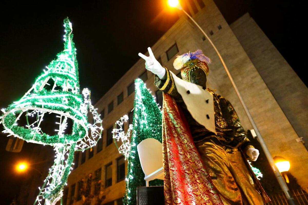 Imagen de la cabalgata de Reyes de Logroño  / ÓSCAR SOLORZANO