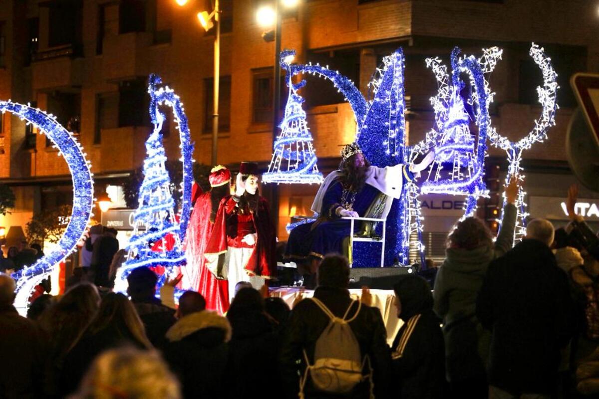 Imagen de la cabalgata de Reyes de Logroño  / ÓSCAR SOLORZANO