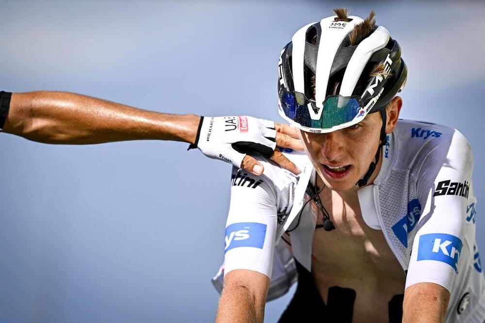 Jhonatan Narváez se lleva la primera etapa del Giro