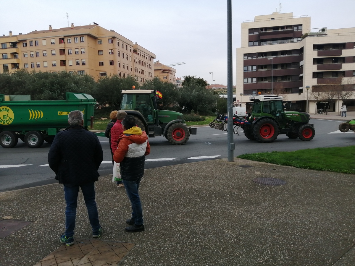 Imagen de la rotonda de Piqueras con Estambrera.  / EL DÍA