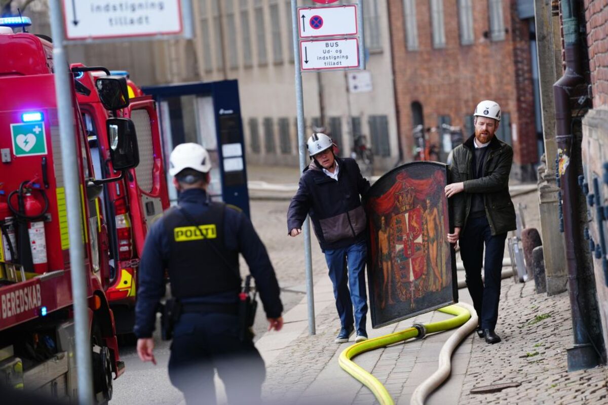 Fire hits historical Stock Exchange building in Copenhagen  / IDA MARIE ODGAARD