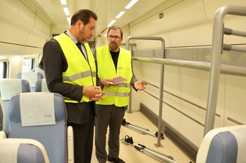 Puente supervisa los trenes que reforzarán la línea a Zaragoza