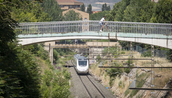 Capellán critica que el nuevo tren tarda 4 horas a Madrid