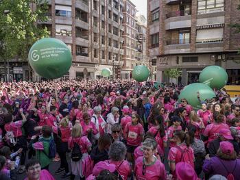11.000 mujeres plantan cara al cáncer en Logroño