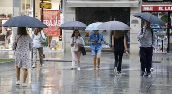 Una intensa tormenta despierta Logroño