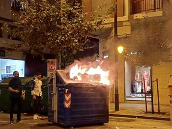 Arde un contenedor en Avenida Portugal