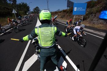 La Guardia Civil homenajeará a dos agentes en la Vuelta