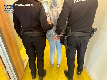 Detenida por abandonar a su hija de 6 años para ir de cervezas