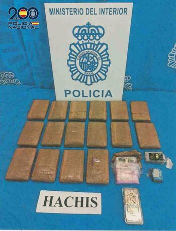 Denuncia a su padre por pegarle y por traficar con marihuana