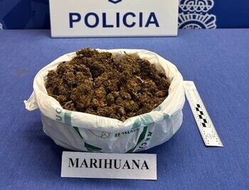 Detenido un varón con marihuana mientras circulaba en patinete