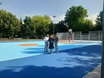 El parque Las Gaunas de Logroño renueva su pista deportiva