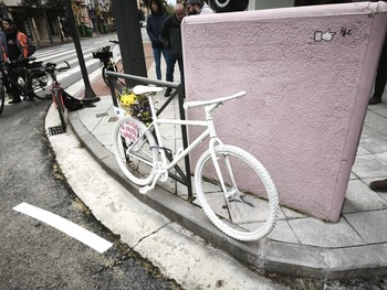 Una bici-concentración recuerda al ciclista muerto hace un año